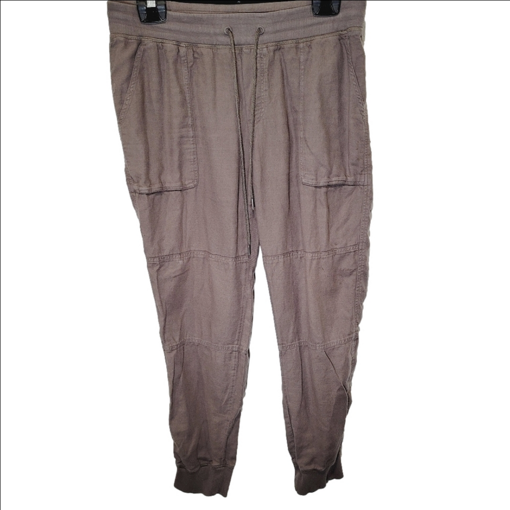 Communuty Aritzia Casual Tan Pants